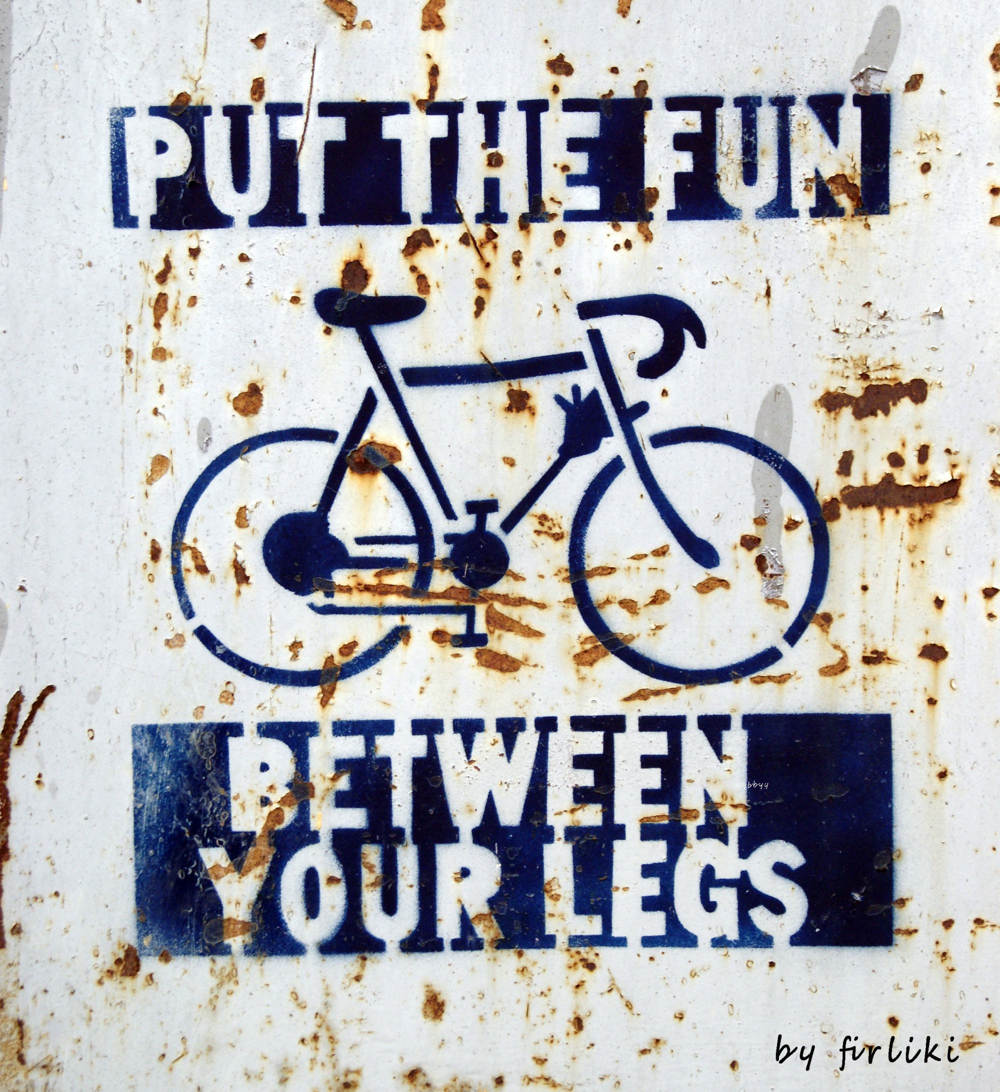 Kiedy lajki poprawiają samoocenę, a emotikony zastępują komunikację niewerbalną