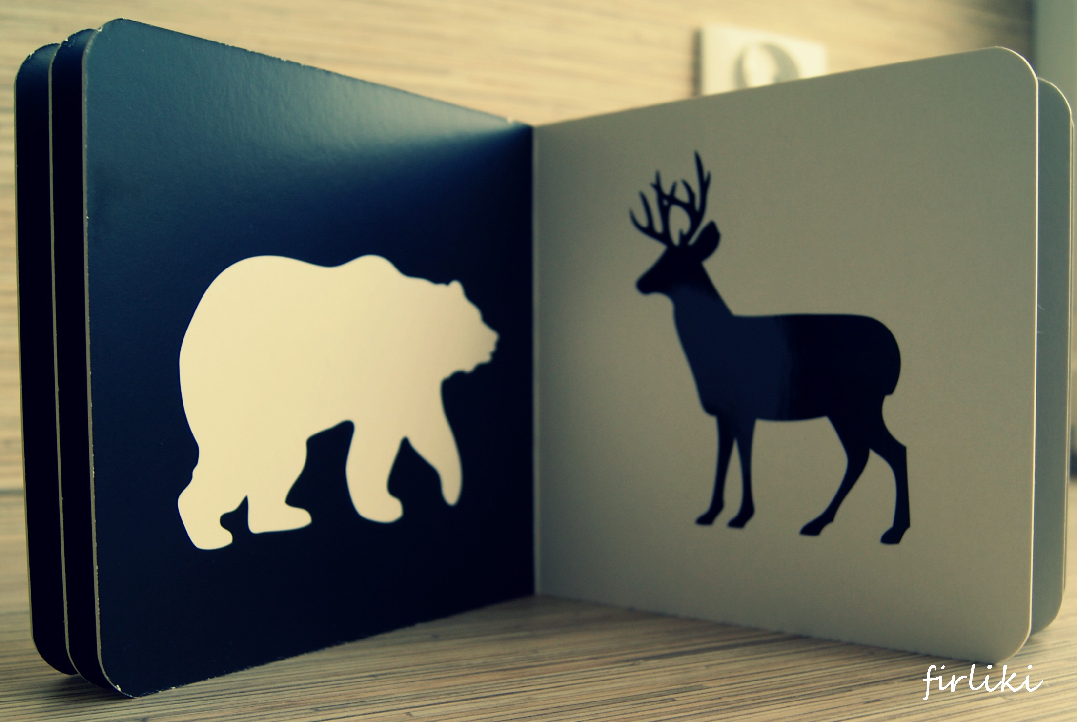 Pierwsze książki dla niemowlaków. Kontrastowe ilustracje.