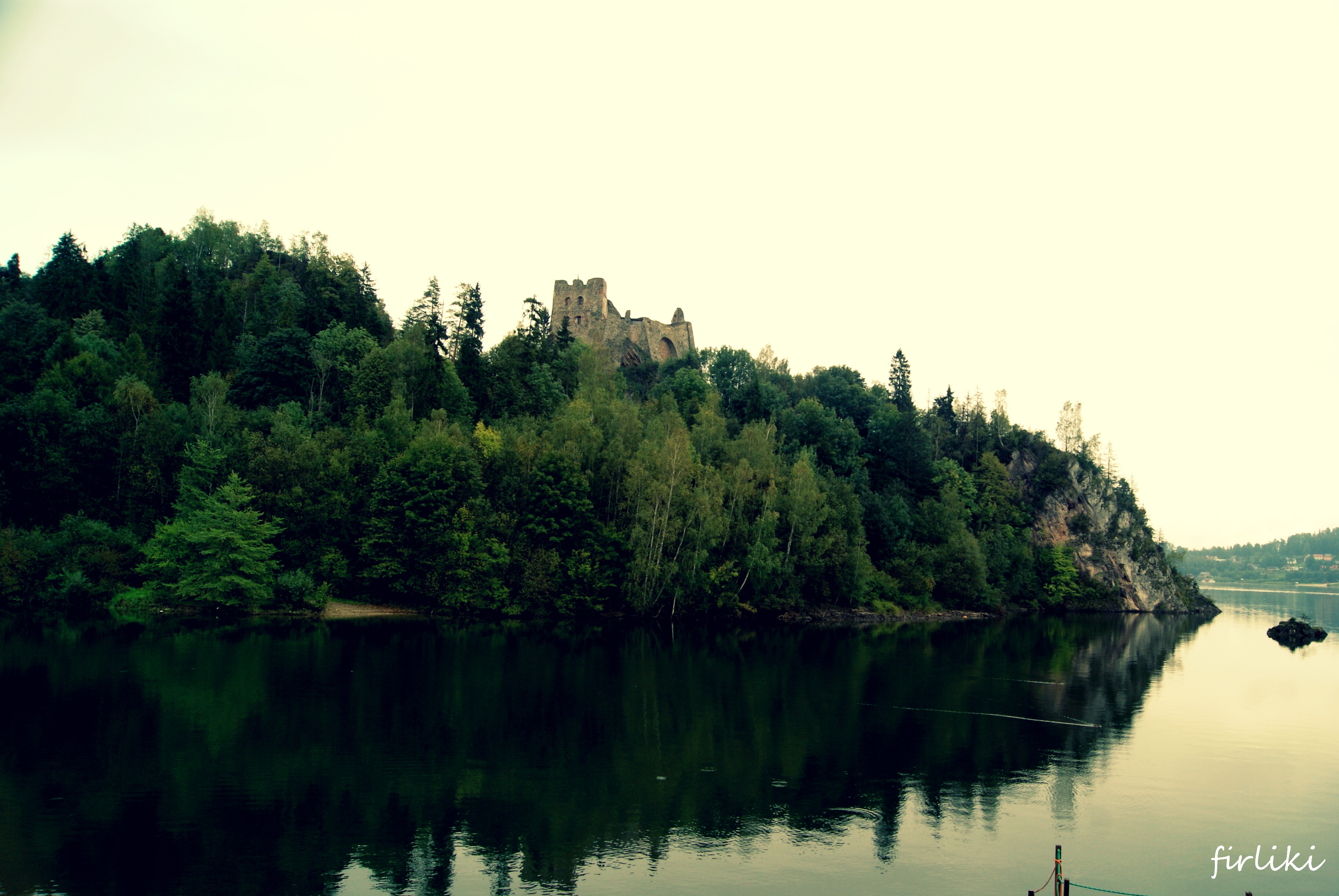 Pieniny z niemowlakiem. Ruiny zamku w Czorsztynie.