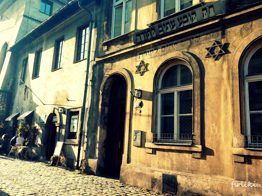 Pieniny z niemowlakiem. Bardzo urokliwa uliczka na Kazimierzu.